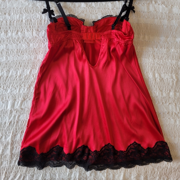 Red Push-Up Teddy with Lace Trim - Picture 2 of 10
